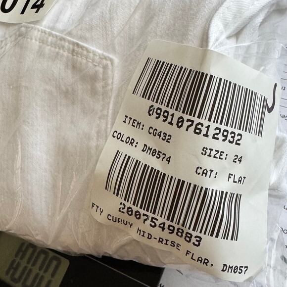 J.crew Factory Curvy Mid-Rise Flare Crop Jean in Signature Stretch WMNS 24 White - Picture 10 of 10